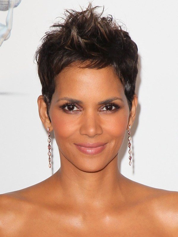 Halle Berry height