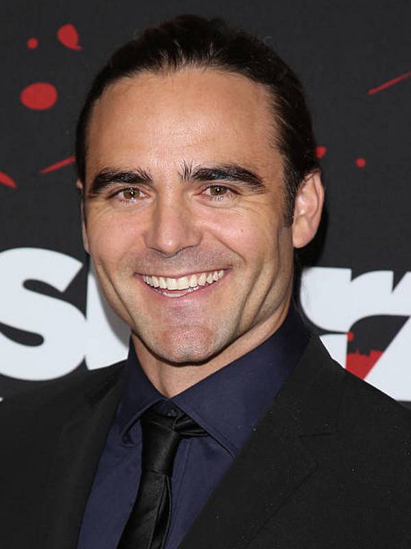 Dustin Clare height