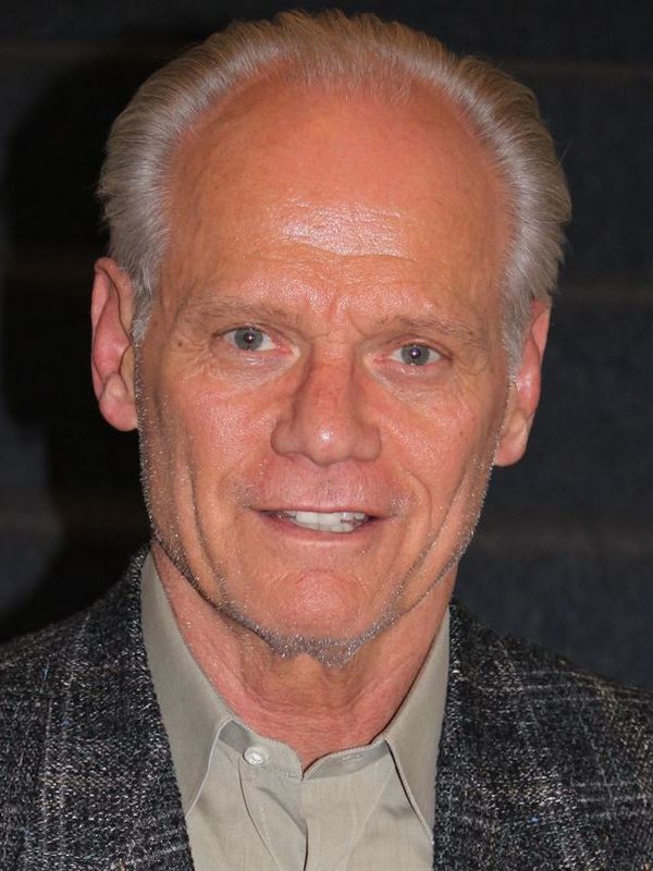 Fred Dryer height