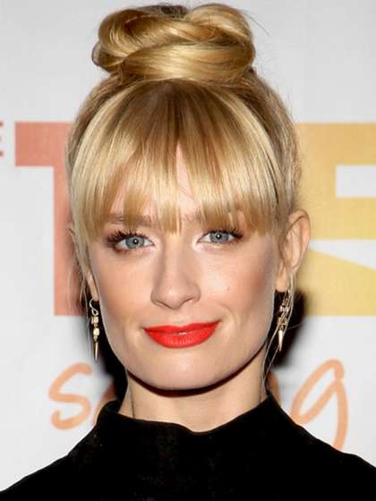 Beth Behrs height