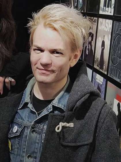 Deryck Whibley height